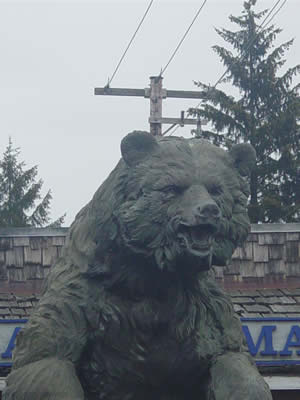 bear statue bear statue