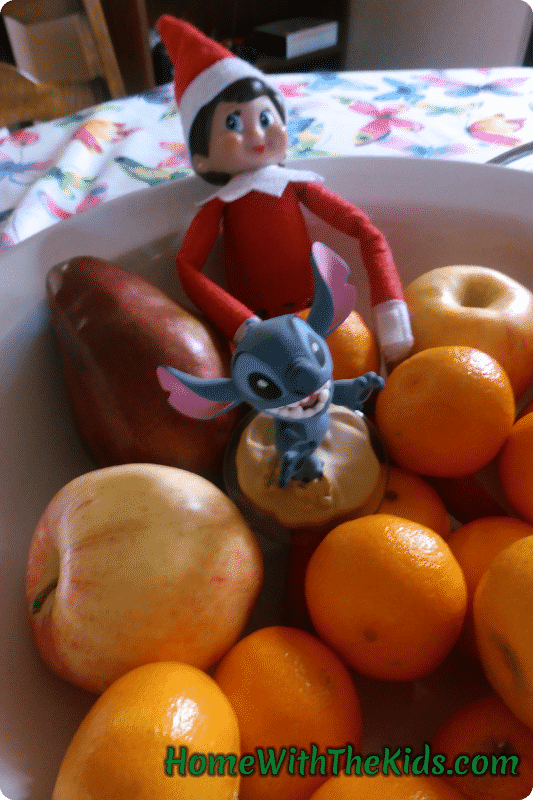 elf Stitch eating fruit